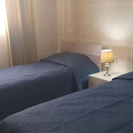Your Basic Lodging Gozo Marsalforn Exterior photo